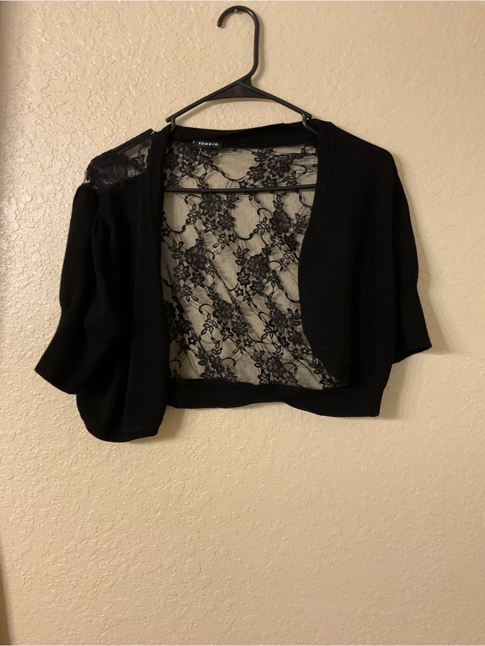 Torrid Black Lace Back Cropped Shrug Cardigan Bolero Size 1 1X